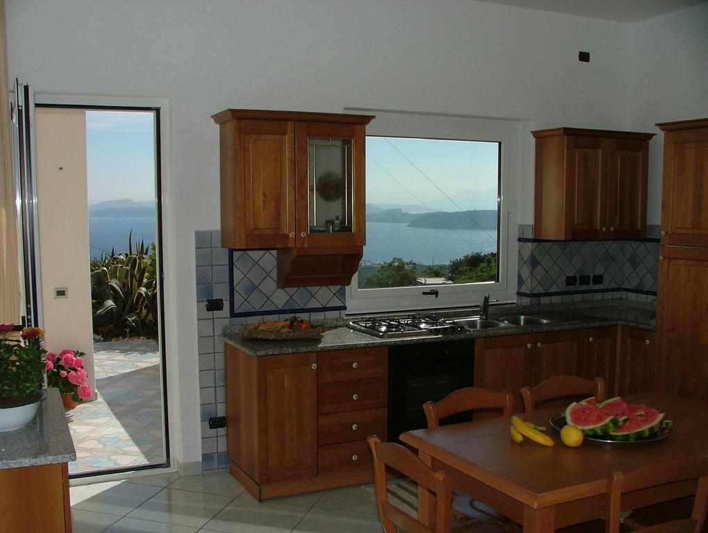 Barano dʼIschia Villa Rosalia الغرفة الصورة